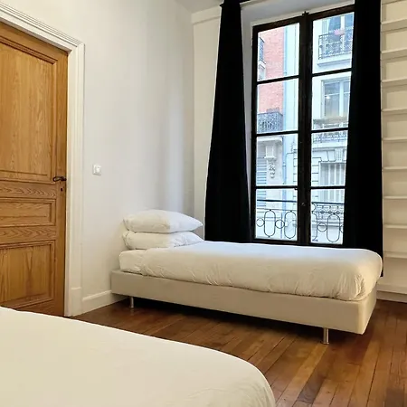 Apartment Le Marais Style With 3 Bdrs 3 Mns Republique N3-43 *