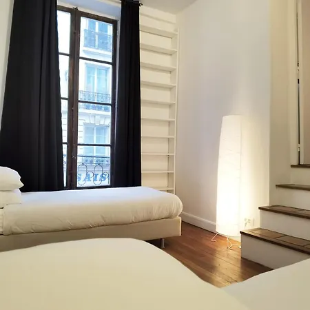 Le Marais Style With 3 Bdrs 3 Mns Republique N3-43 Apartment Paris